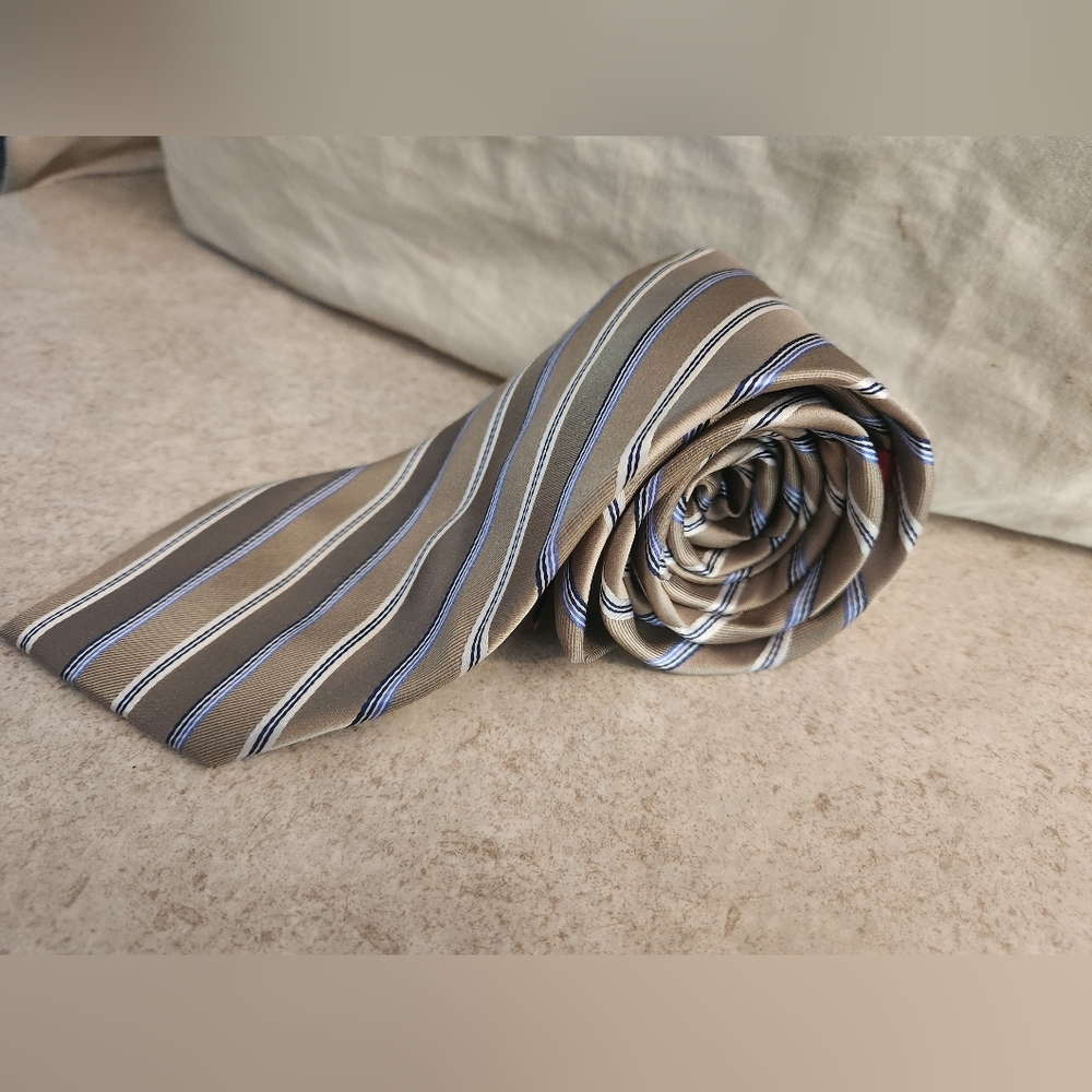 Chaps Men's Tie in Tan/Taupe and Blue Stripes